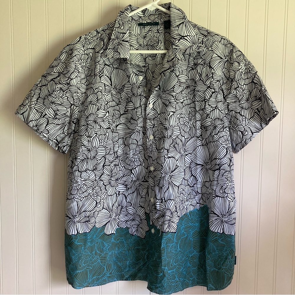 Perry Ellis, Large Men’s Button Up 100% cotton shirt. Never worn.